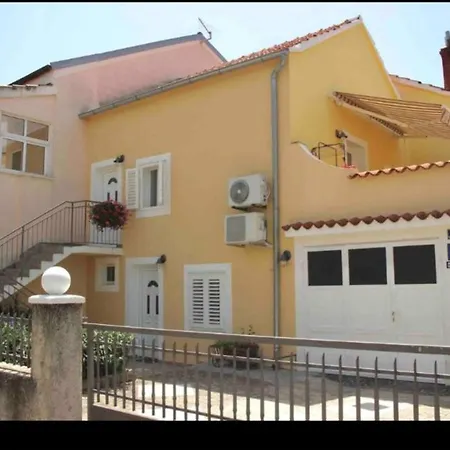 Antolos Lägenhet Šibenik